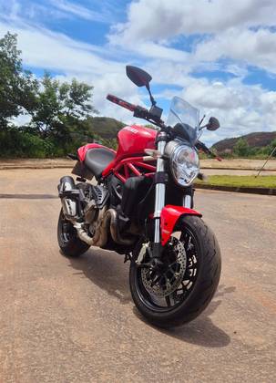 DUCATI MONSTER 821 